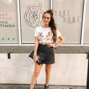 Meet your Posher, Kayla